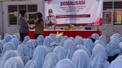 Kapolresta Cirebon Sosialisasikan Bahaya Kenakalan Remaja dan Tertib Lalu Lintas di SMPN 1 Gebang