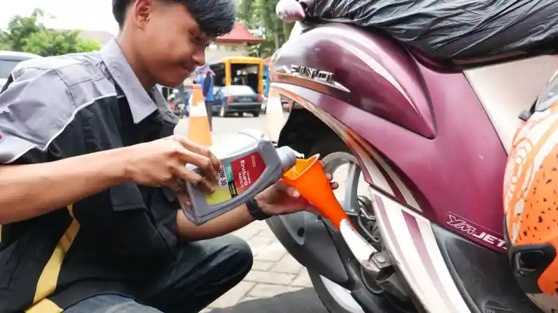 Jarang Mengganti Oli Bisa Hancurkan Mesin: Inilah Bagian Pertama yang Akan Rusak