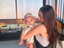 Cerita Laura Theux: Sleep Training Sukseskan Bayi tak Menyusu Selama Dua Malam