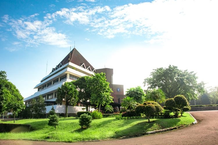 Jalur Kuliah Internasional IPB 2025 Terbuka Hingga Akhir Tahun: Ketahui Syaratnya dan Pilih 13 Program Studinya!